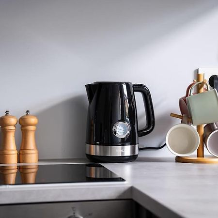 Modern Flat In Old Town Kaunas - Free Parking & Self Check-In Buitenkant foto