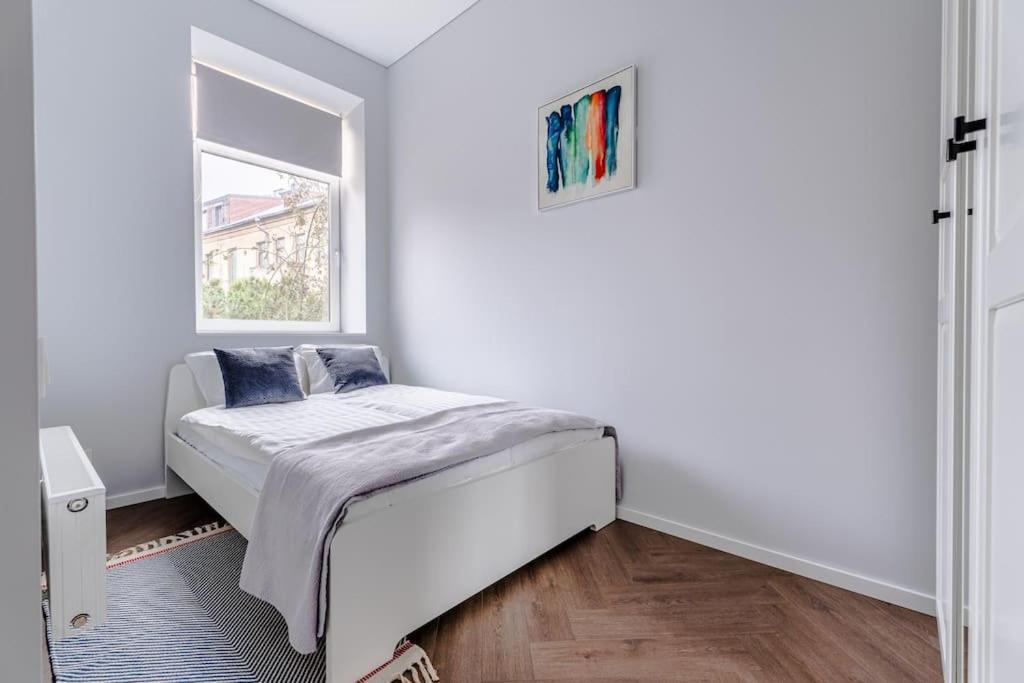 Modern Flat In Old Town Kaunas - Free Parking & Self Check-In Buitenkant foto