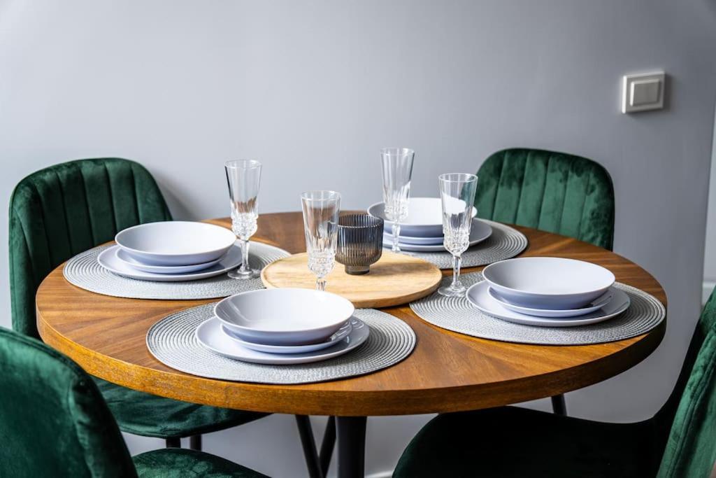 Modern Flat In Old Town Kaunas - Free Parking & Self Check-In Buitenkant foto