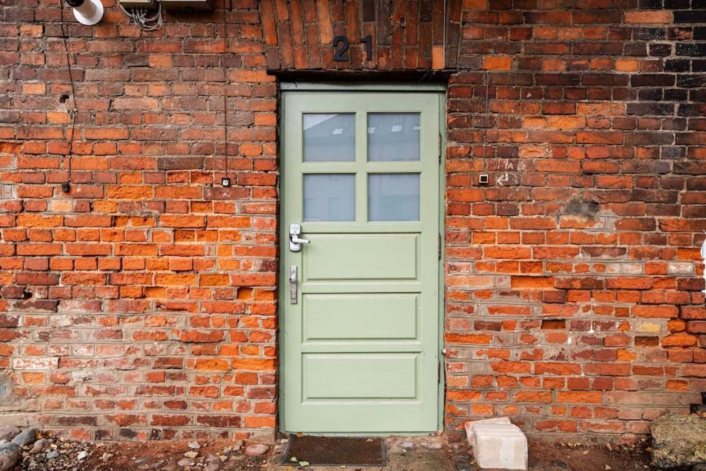 Modern Flat In Old Town Kaunas - Free Parking & Self Check-In Buitenkant foto